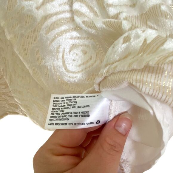 A New Day Cream White Floral Velvet Sleeveless Tank Top Blouse Size Small - Picture 7 of 10